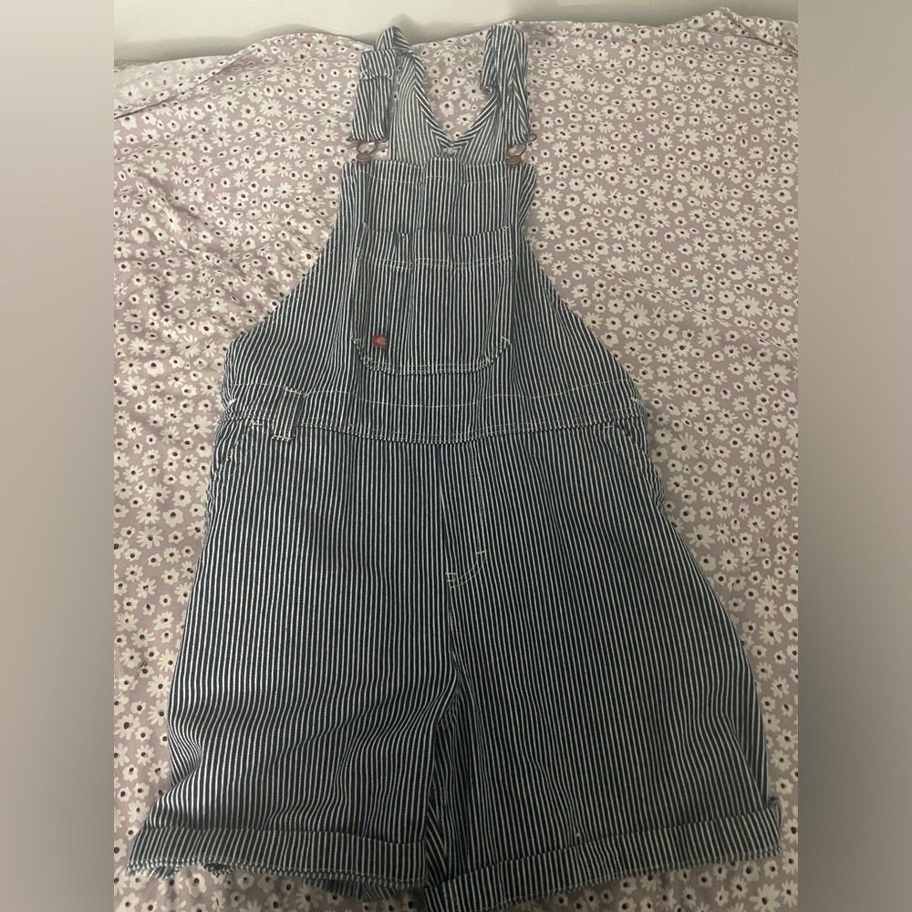 BARELY WORN BIB DICKIES SHORT OVERALLS!!